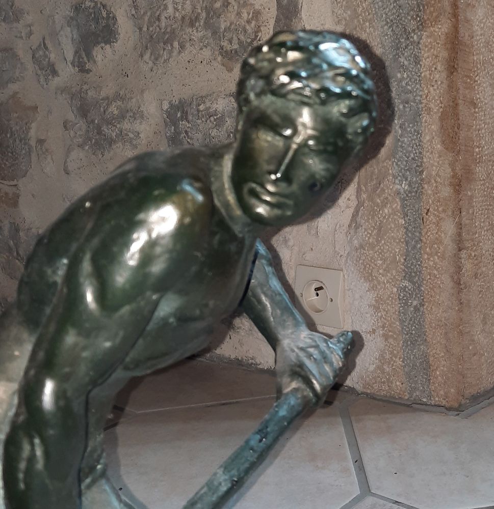 STATUE PLATRE   L'HOMME AU ROCHER   de CIPRIANI 0 Cauvignac (33)