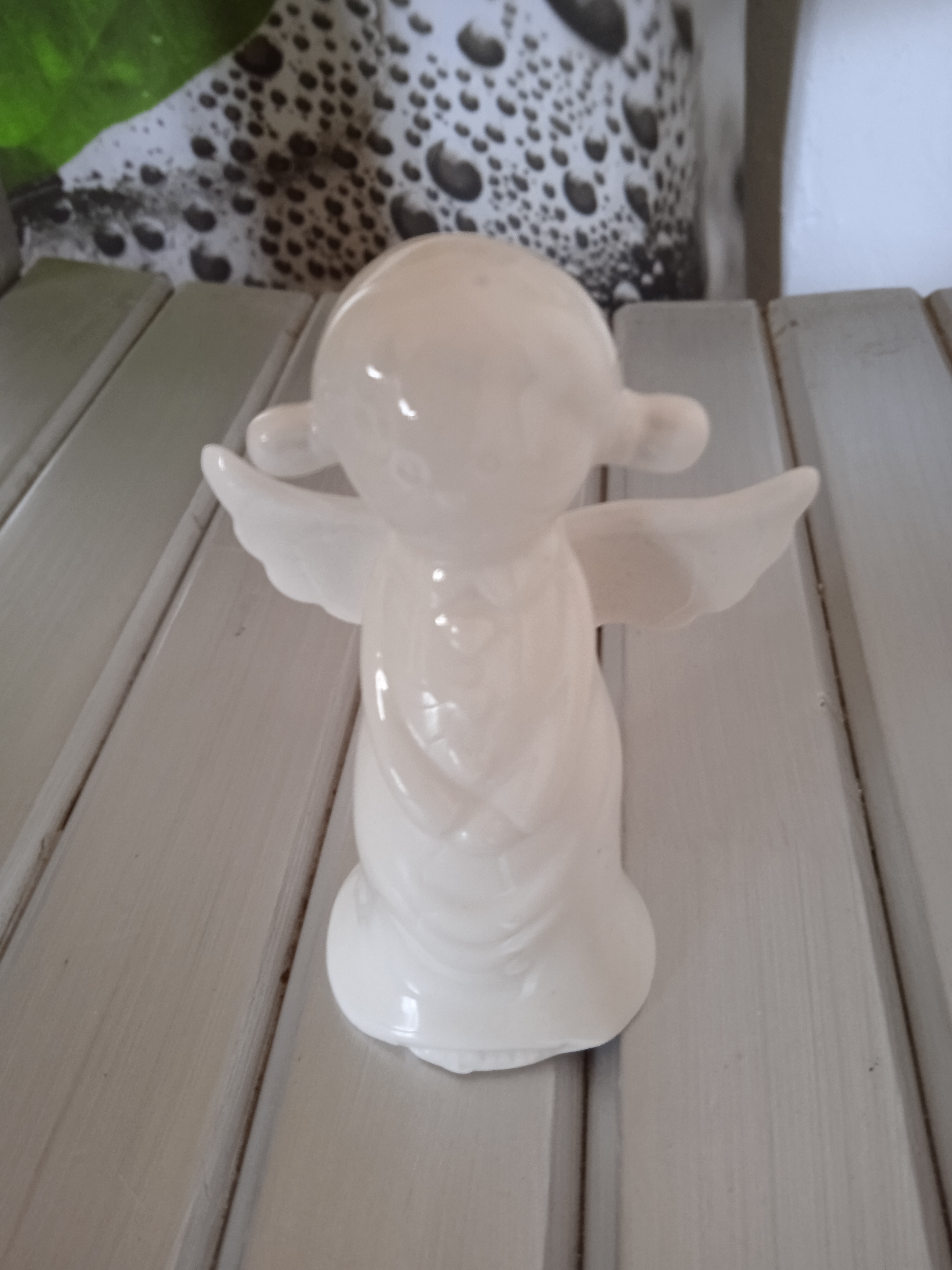 Statue porcelaine ange blanc
En Pri�re
Excellent �tat
10 10 Talange (57)