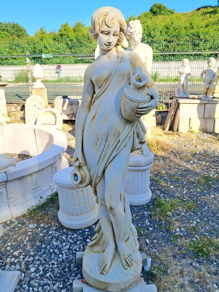 Statue V�nus en pierre reconstitu�e 289 Ch�teau-l'�v�que (24)