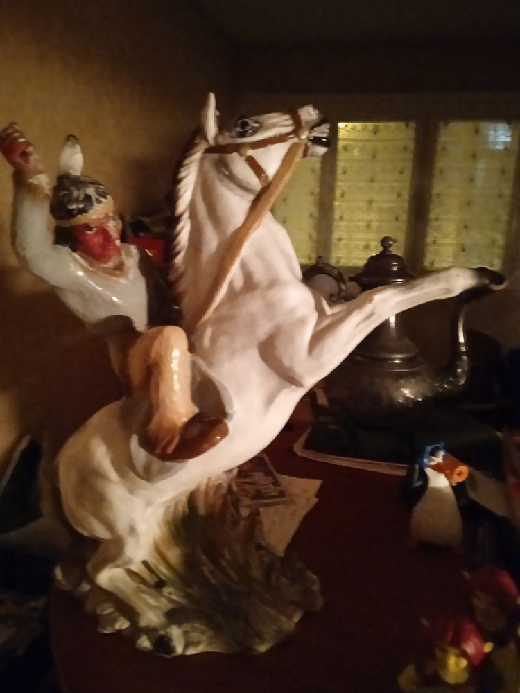 Statuette Apache � cheval 39 Lyon 1 (69)