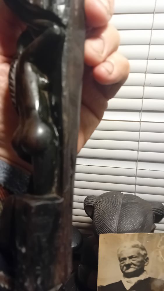 Statuette bois de rose v�ritable femme africaine 320 Valence (26)