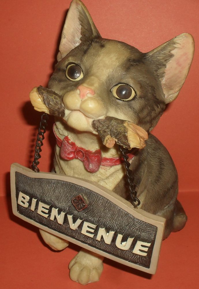 Statuette Chat Bienvenue. 25 Montreuil (93)