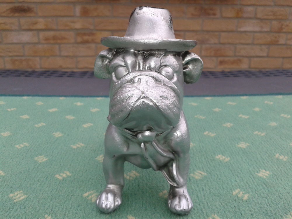Statuette Chien Type Bouledogue Miniature D�coratif 15 Arques (62)