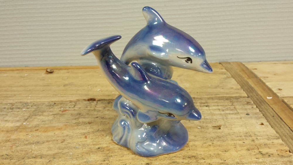 Statuette de couple de dauphins sur grosse vague 0 Tours (37)