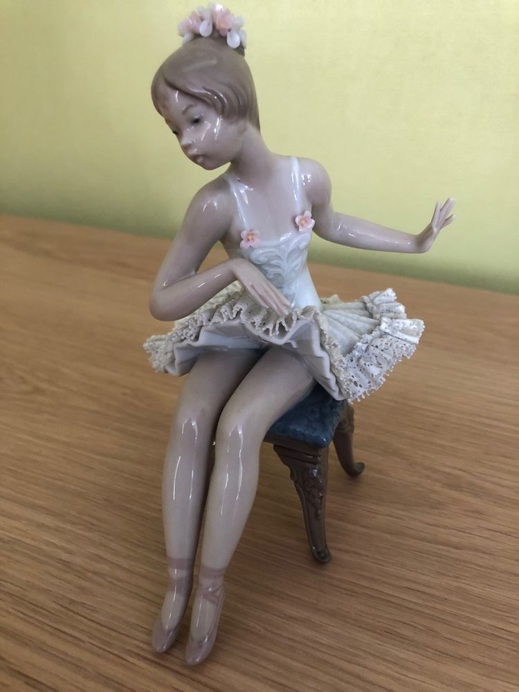 Statuette danseuse de ballet en porcelaine LLADRO   Recital  160 Vailhauquès (34)
