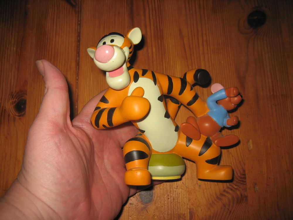 statuette r�sine TIGROU + ROO disney store (winnie l'ourson) 20 C�zy (89)