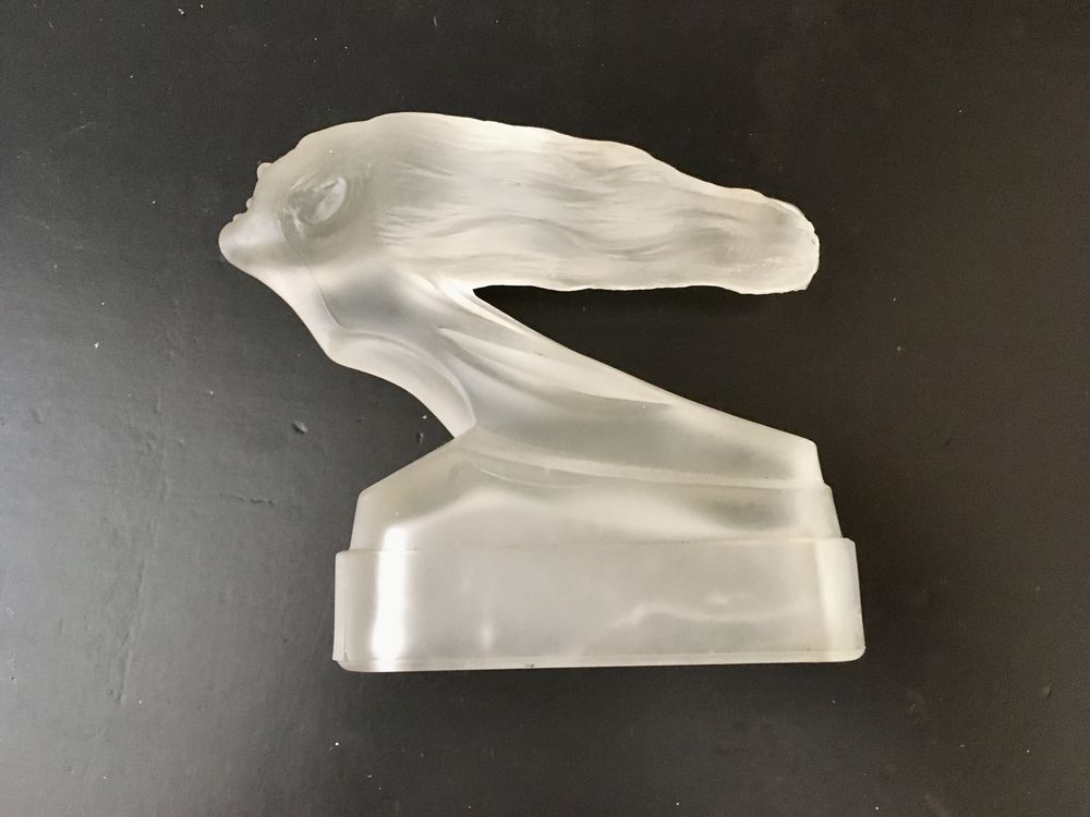 Statuette en verre depoli Art Deco (ann�es 30) 170 Beausoleil (06)