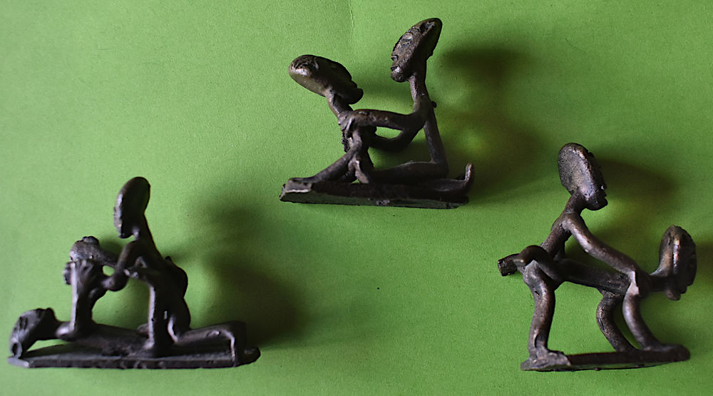 Statuettes erotiques africaines (betises) 75 Poissy (78)