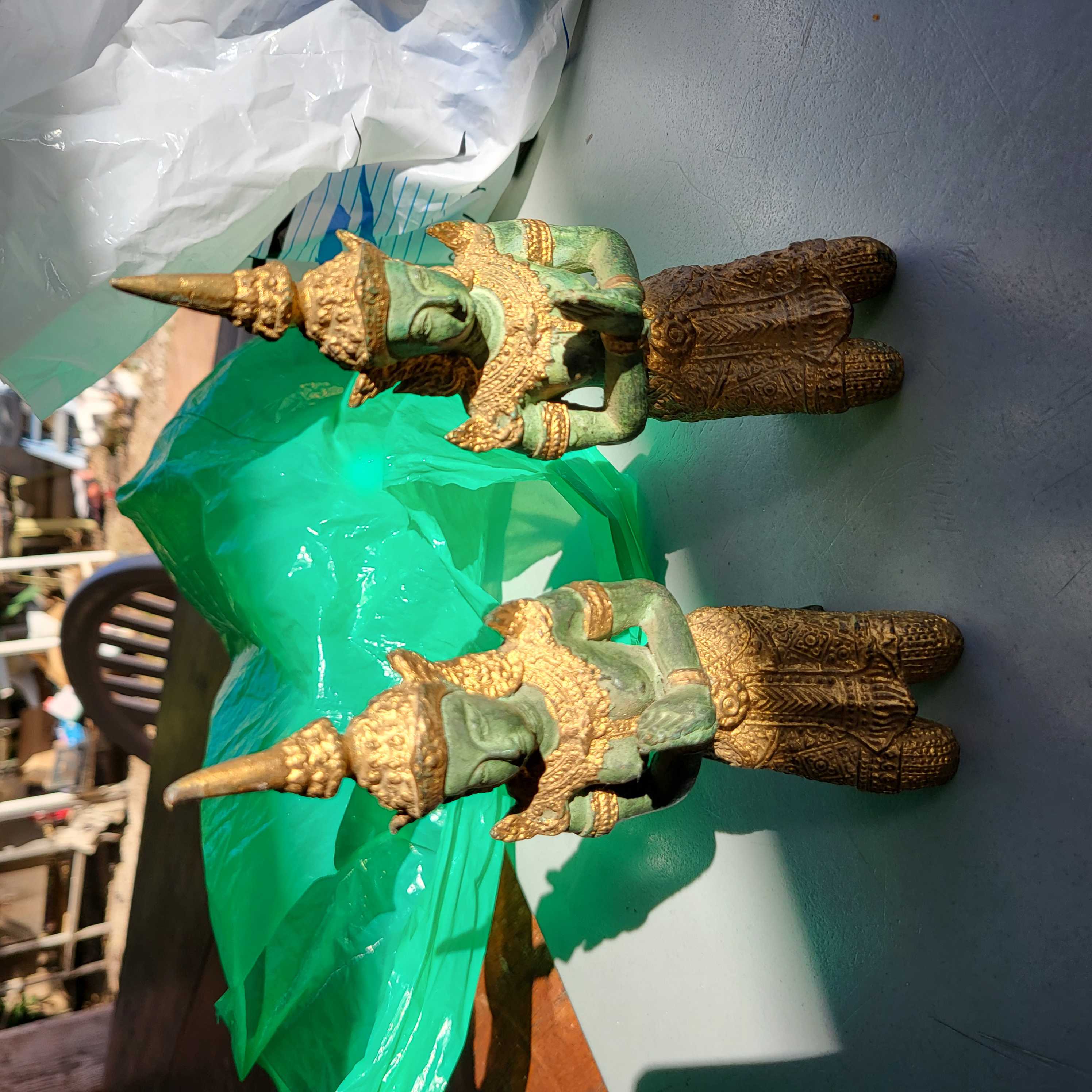 statut ancienne en bronze 40 La Farl�de (83)