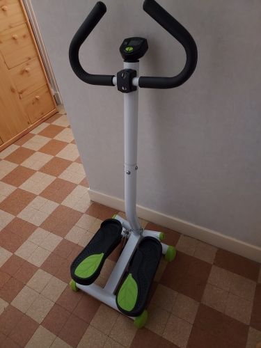 STEPPER AVEC GUIDON  Tr�s peu utilis� 55 Nice (06)