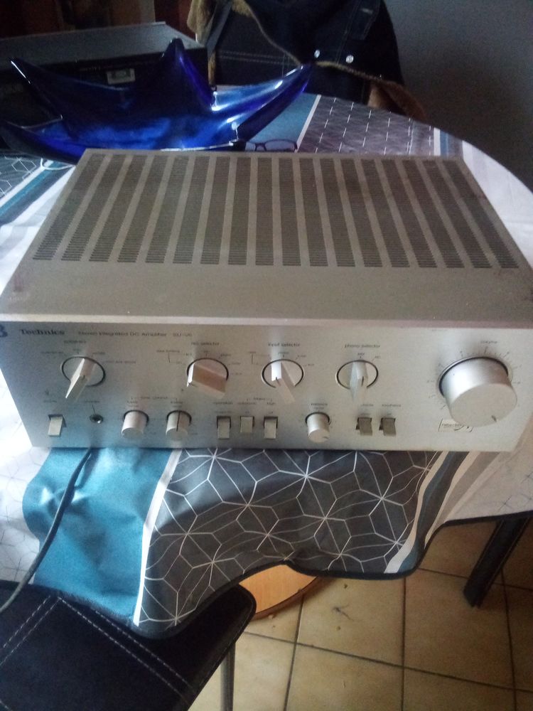St�r�o integrated DC amplifier Su-V6 100 Ch�teau-Gontier (53)