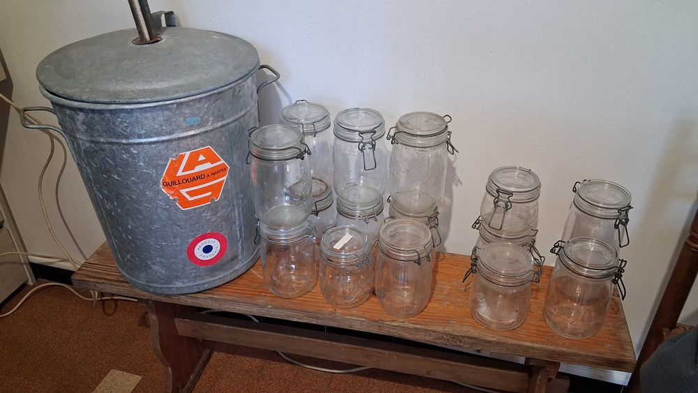 sterilisateur + bocaux. 30 Baudreville (28)