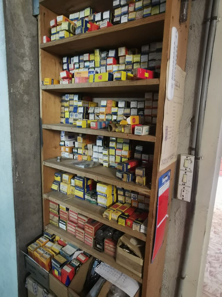 Stock de composants �lectroniques 0 Ruffey-l�s-Beaune (21)