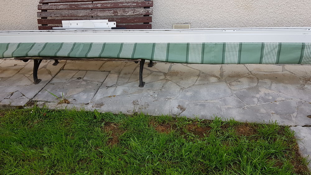 Store banne � coffre int�gral 425 Montayral (47)