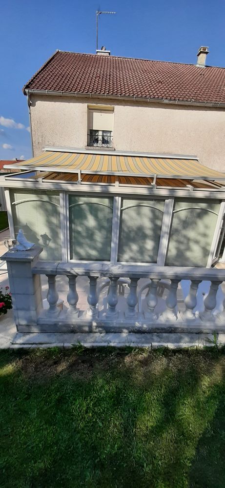 Store banne motoris� avec moteur somfy 6m�4m. 200 Chanoy (52)