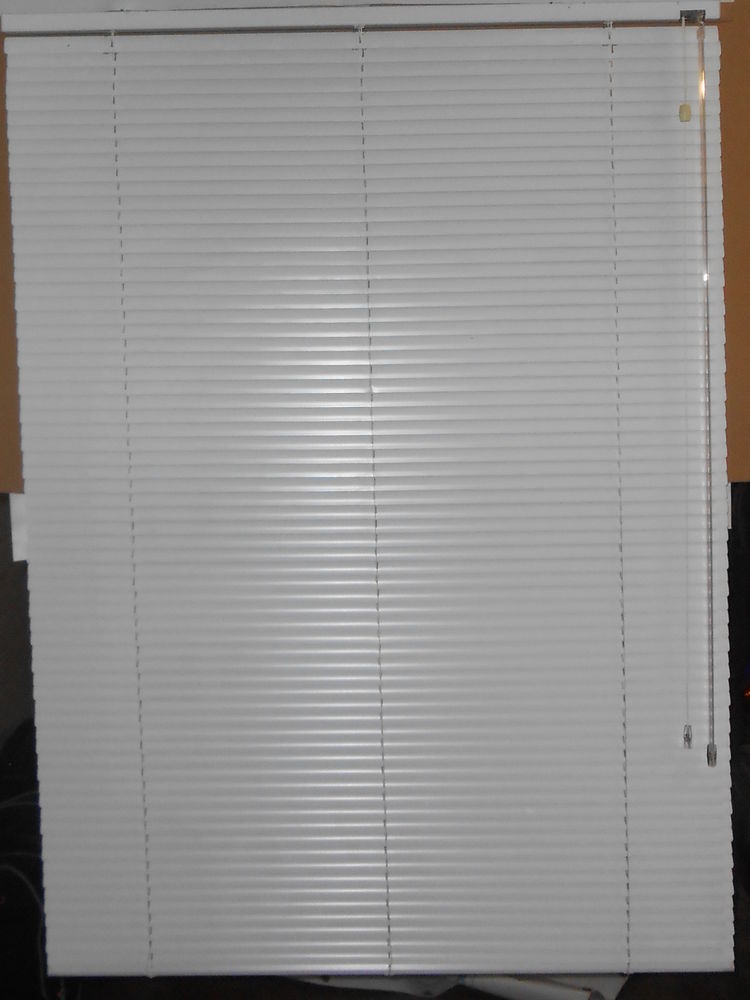 STORE VENITIEN A LAMELLES (101) 20 Vend�me (41)