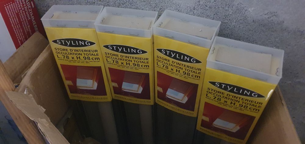 4 stores d'int�rieur ocultants , 4 pi�ces. 
H 98cms � L 78CM 0 Blois (41)