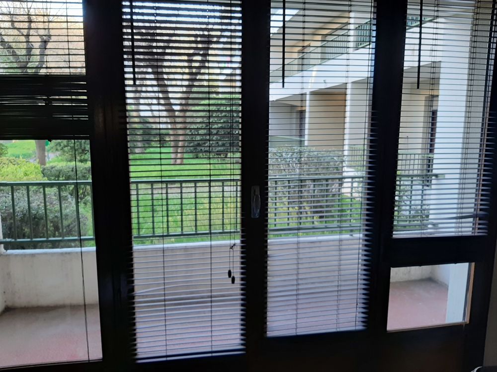 Lot de 4 stores v�nitien en Teck en parfait �tat INSPIRE 30 Le Thor (84)