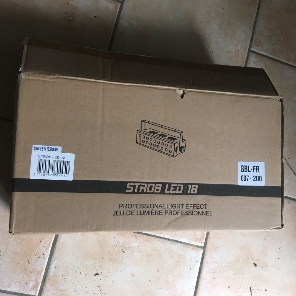 strob 18 leds Boom Tone DJ 100 Saint-Jean-de-Braye (45)