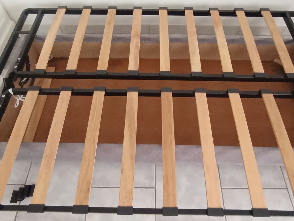 structure clic clac 140�190 en excellent �tat. 80 Les Clayes-sous-Bois (78)