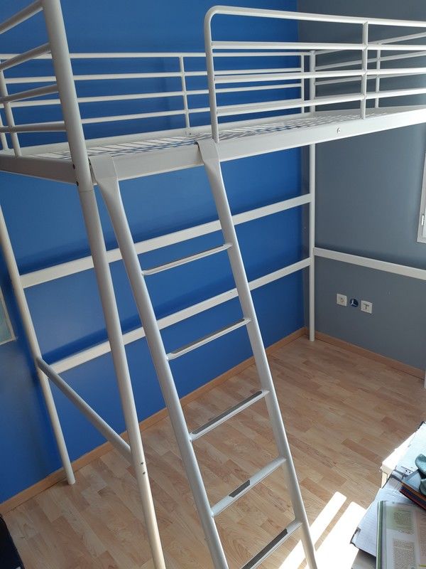 Structure lit mezzanine. Tr�s Bon Etat. 80 Veurey-Voroize (38)