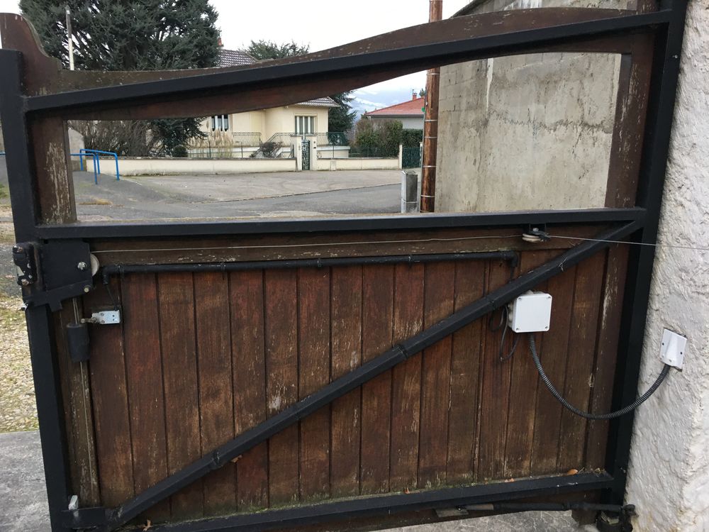 structure de portail de rue � deux battants 0 Saint-Chamond (42)