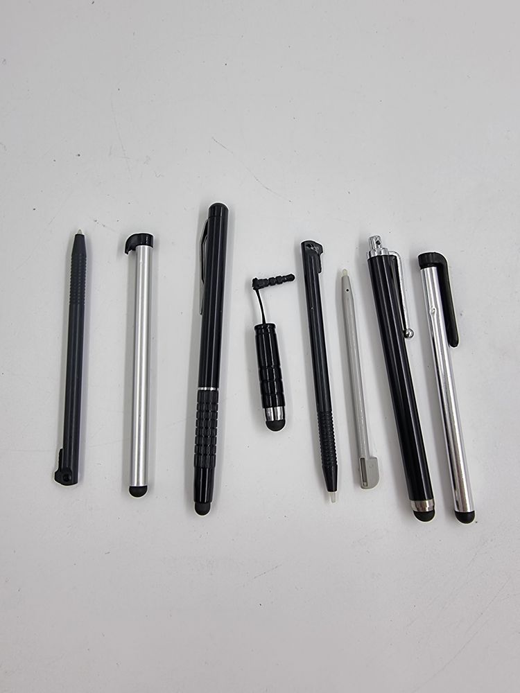 Lot de 8 stylets pour divers appareils tactiles 1 Vulbens (74)