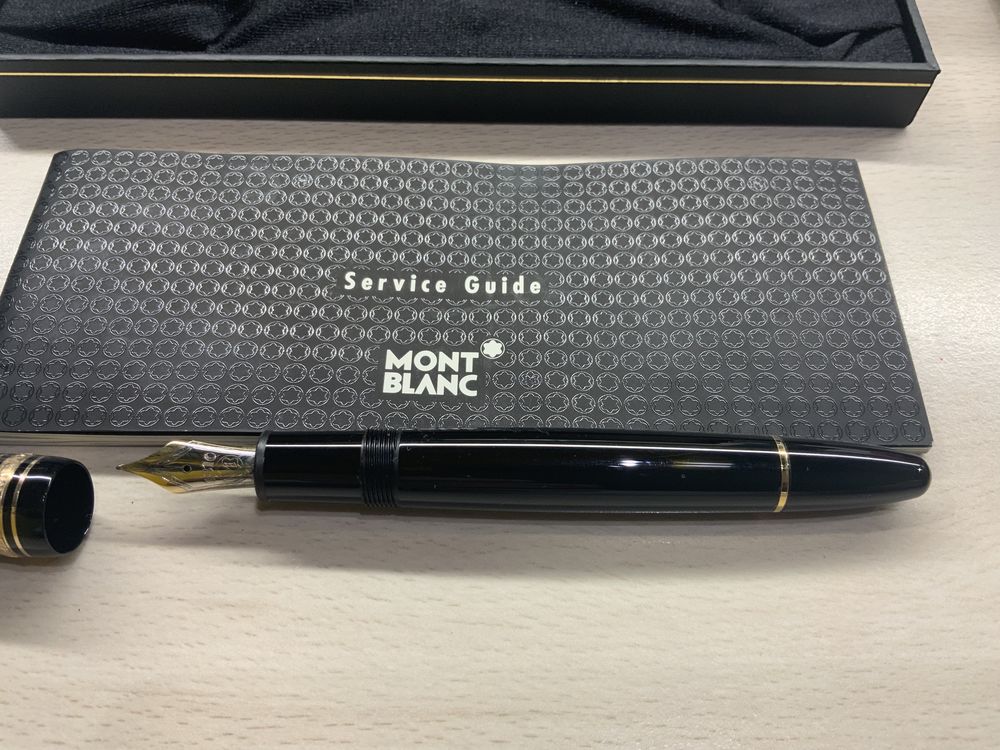 Stylo plume  mon blanc avec �tui en cuir 370 Chessy (77)