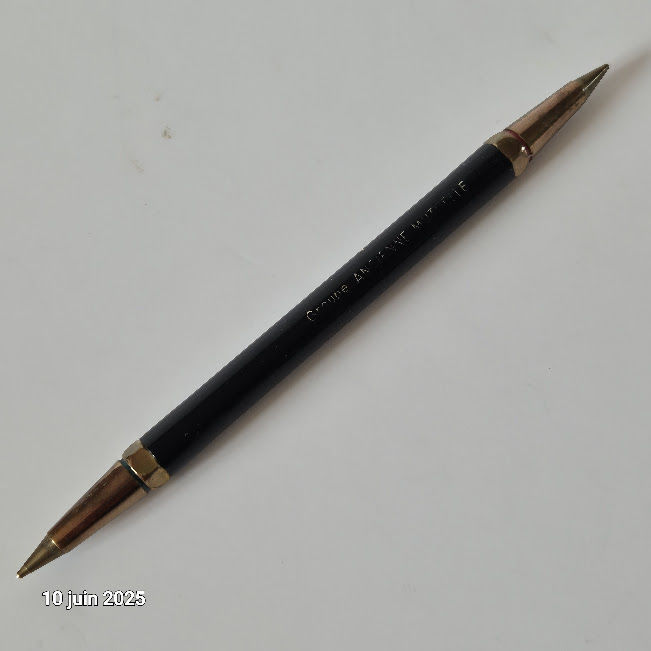 Stylo publicitaire des ann�es 50-60, groupe ancienne assuran 15 Saumur (49)