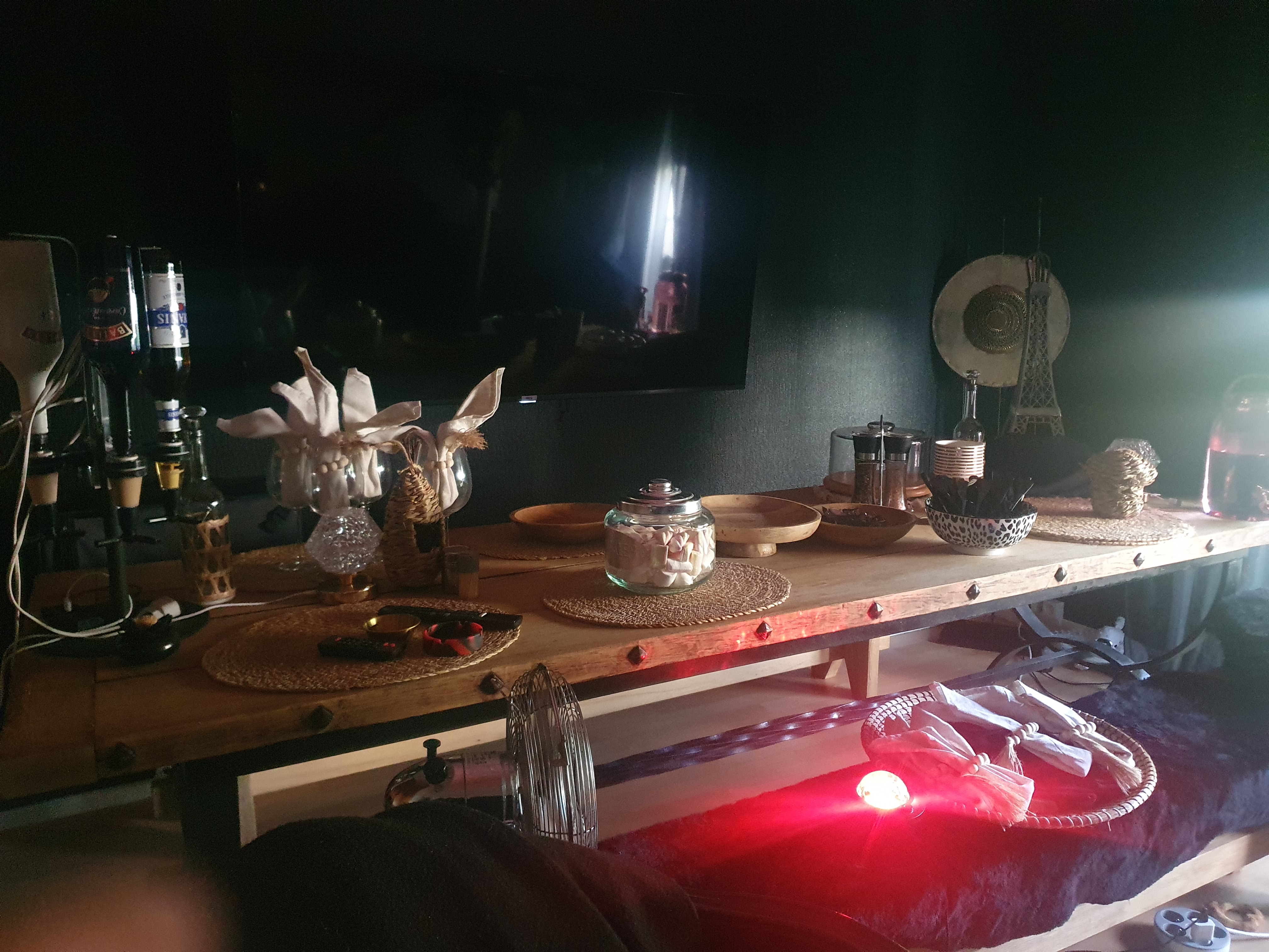 Sublissime table 12 places en ch�ne massif et ses 2 bancs 2000 Bordeaux (33)