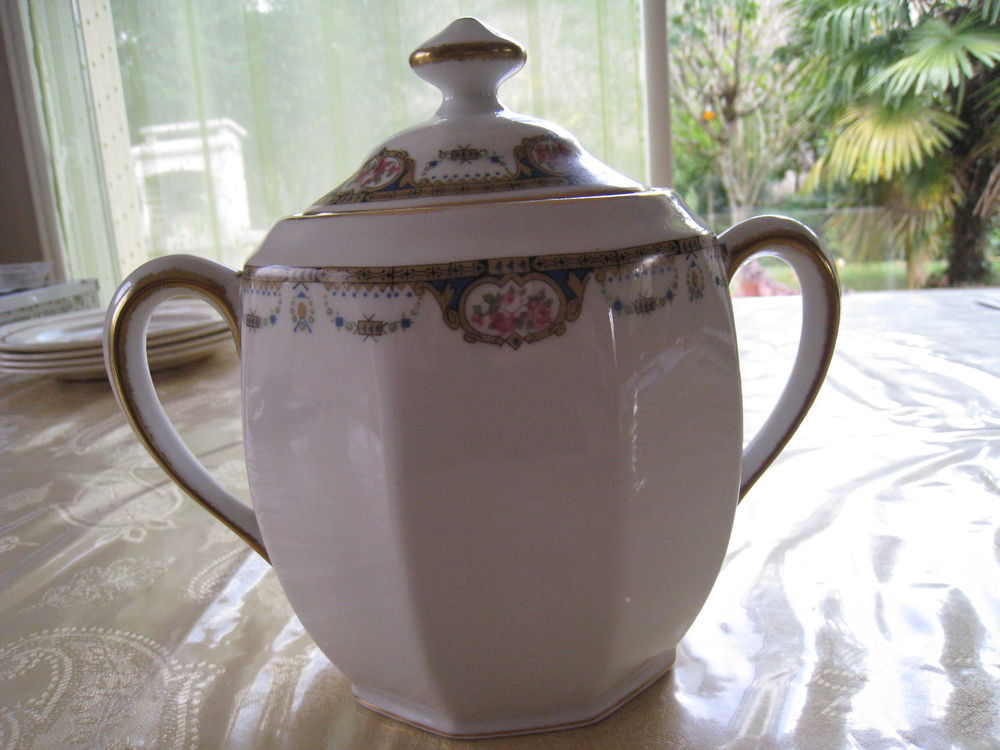 Sucrier 1952 Raynaud. A Limoges France 20 Vinay (38)