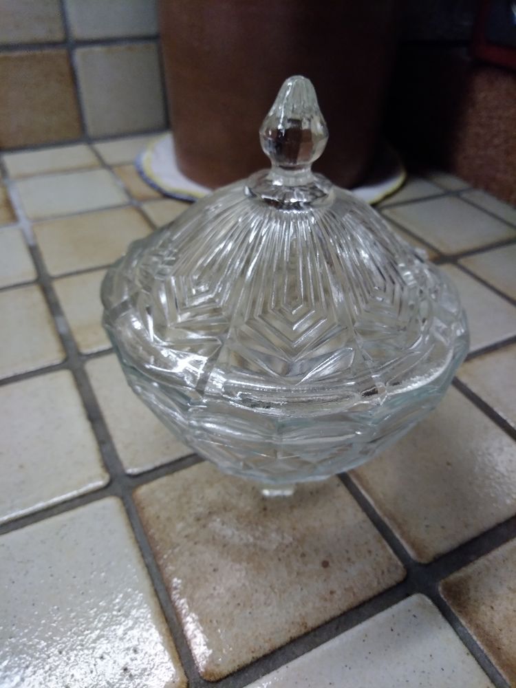 Sucrier rond VINTAGE ann�es 50/60 en verre blanc 15 L�signy (77)