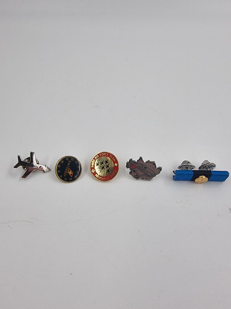 Lot de 4 pin's suisse 4 Vulbens (74)