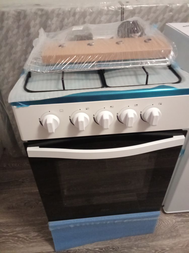 Suite � mon d�m�nagement jvend une gazini�re neuve 4 feu ect 240 Chalon-sur-Sa�ne (71)