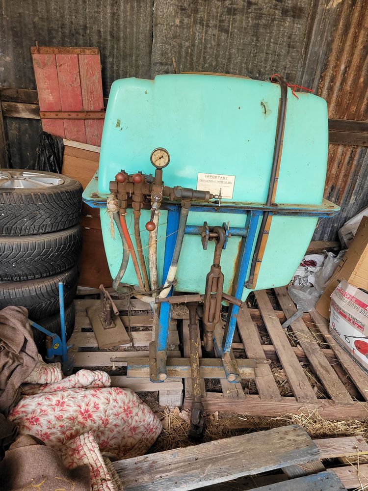 Sulfateuse Berthoud de 300 l port�e 0 Rougiers (83)