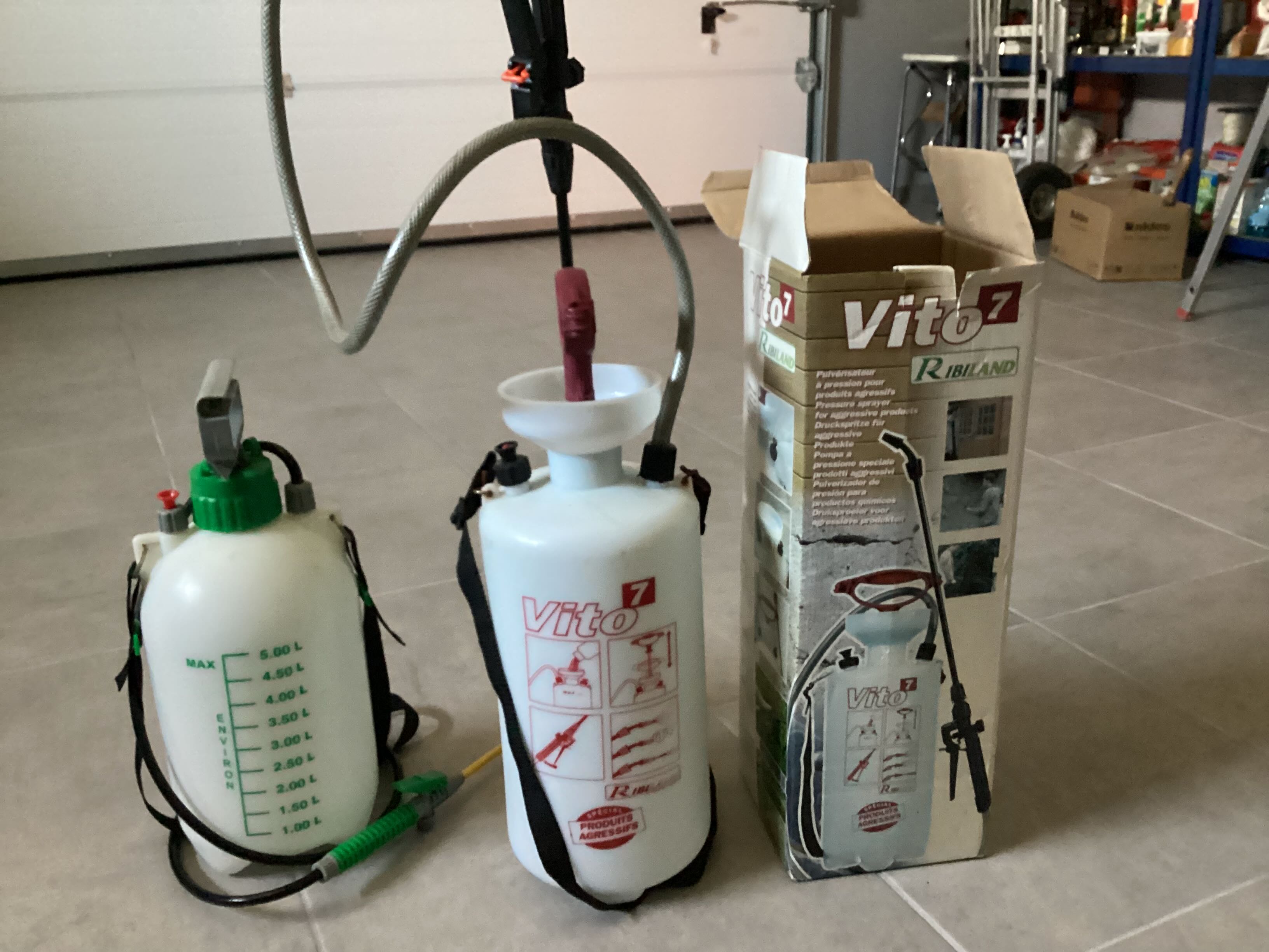 sulfateuse �   main 25 Le Coteau (42)