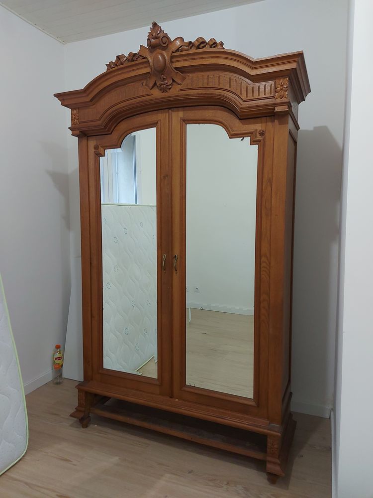 Superbe Armoire �poque en bois massif avec miroirs biseaut� 500 Montpellier (34)