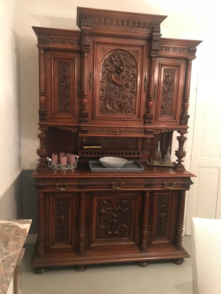 Superbe buffet de style breton avec horloge superbe �tat
2000 Brains (44)