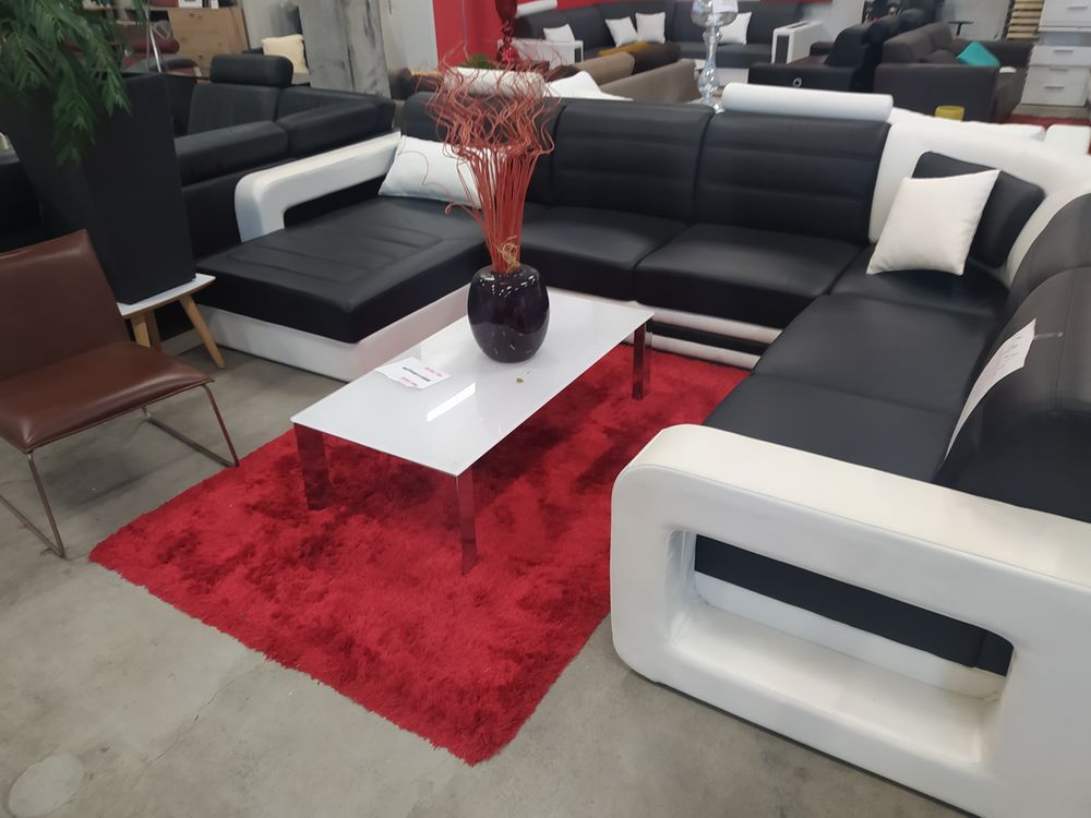Superbe canap� design en cuir sup�rieur blanc et noir. PROMO 1780 Villeurbanne (69)