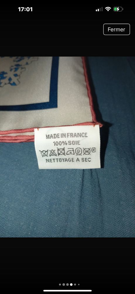 Superbe carr� Hermes 315 Marseille 15 (13)