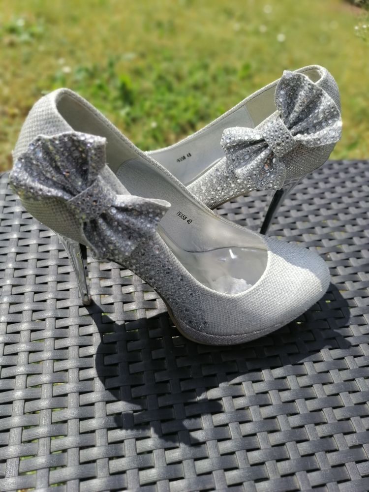 Superbe escarpins couleur Argent avec strass 0 Vivonne (86)