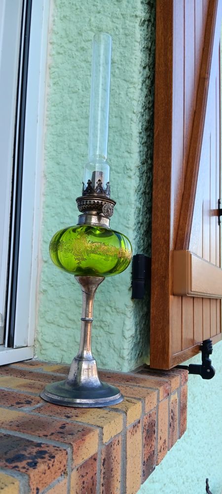 Superbe lampe � p�trole �tain. 60 Courcy (51)