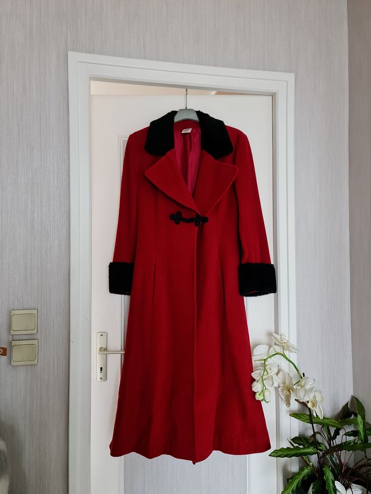 superbe manteau long de collection � brandebourgs t 38 48 Pr�milhat (03)