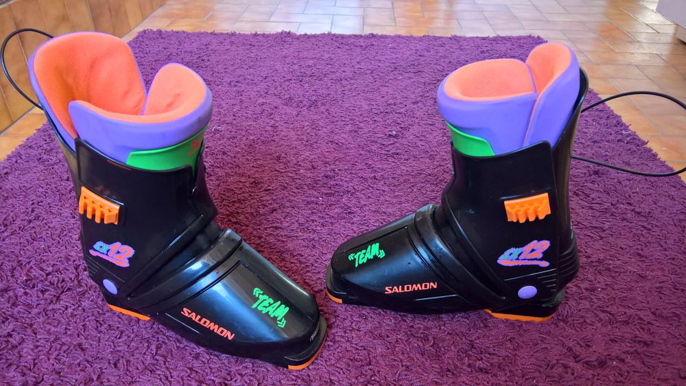 SUPERBE PAIRE DE CHAUSSURES DE SKI  SALOMON 
50 Lunel (34)