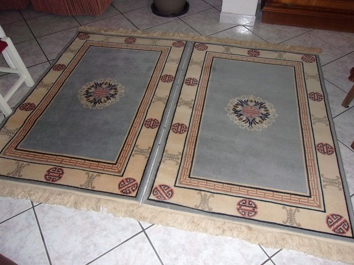 Superbe paire de descentes de lit identiques
80 Charleville-M�zi�res (08)