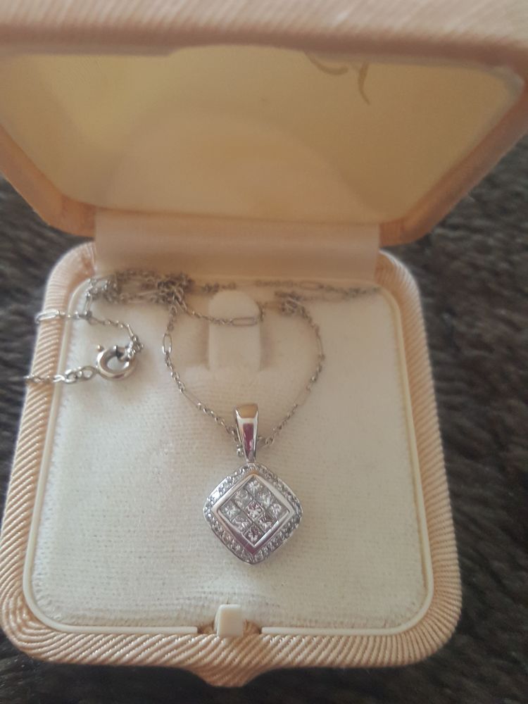 Superbe pendentif or gris et diamants 0,50 ct 1000 Bourg-Saint-Maurice (73)