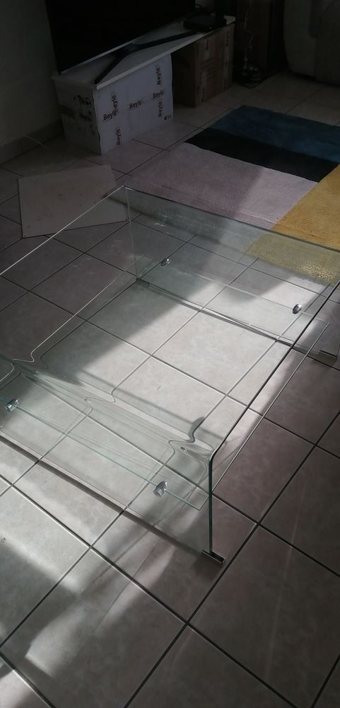 Superbe table basse de design italien en verre tremp�. 100 Belfort (90)