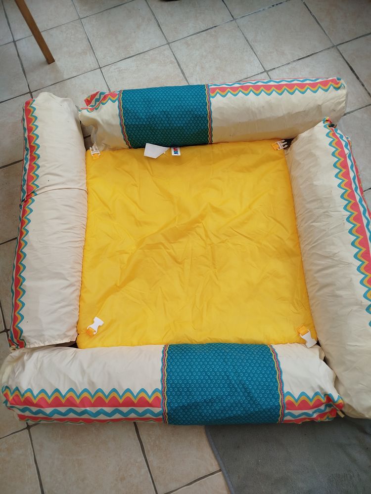 Superbe tapis d'�veil 35 Vergons (04)