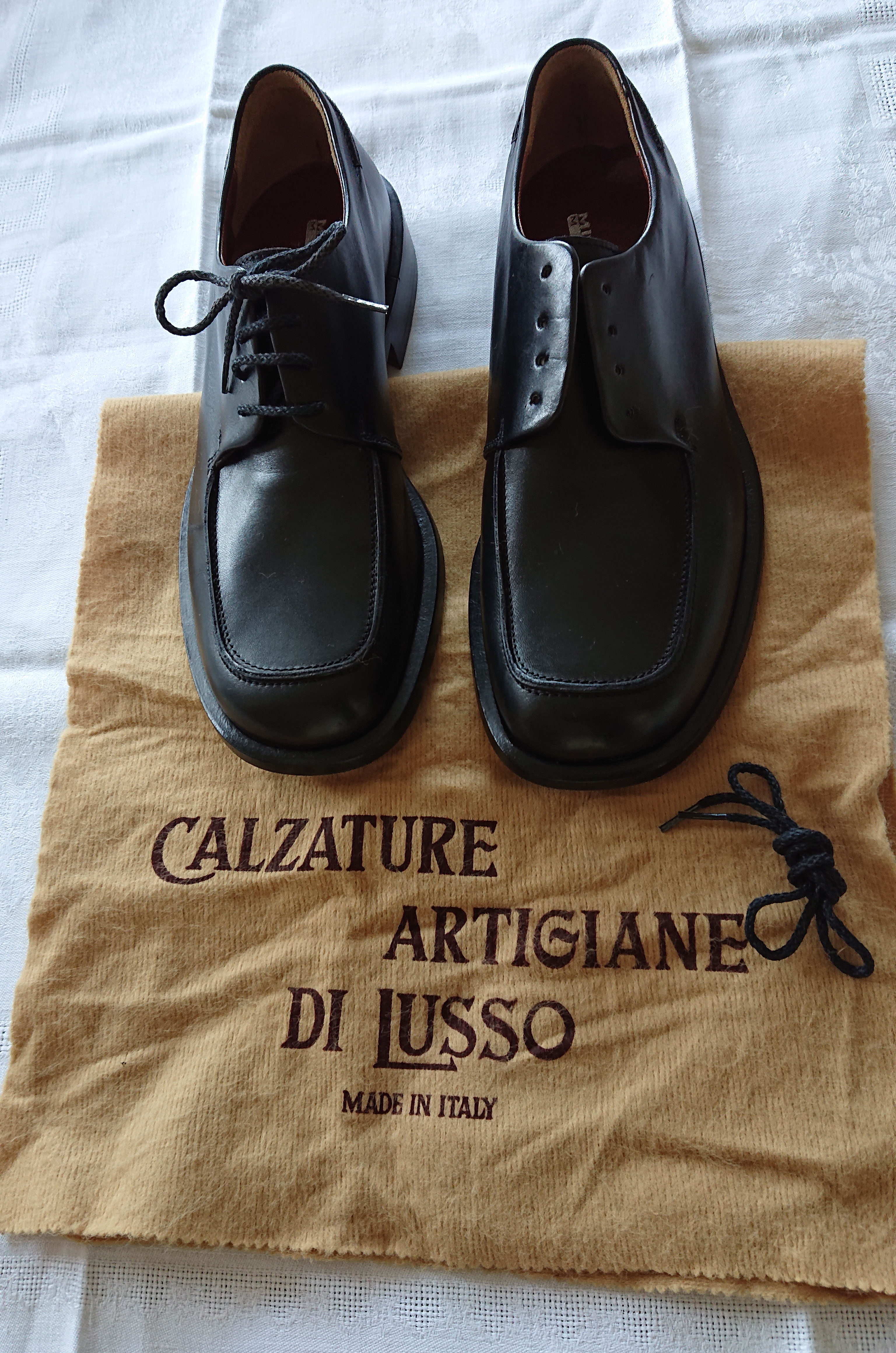 superbes chaussures lac�es noires 50 Aix-en-Provence (13)