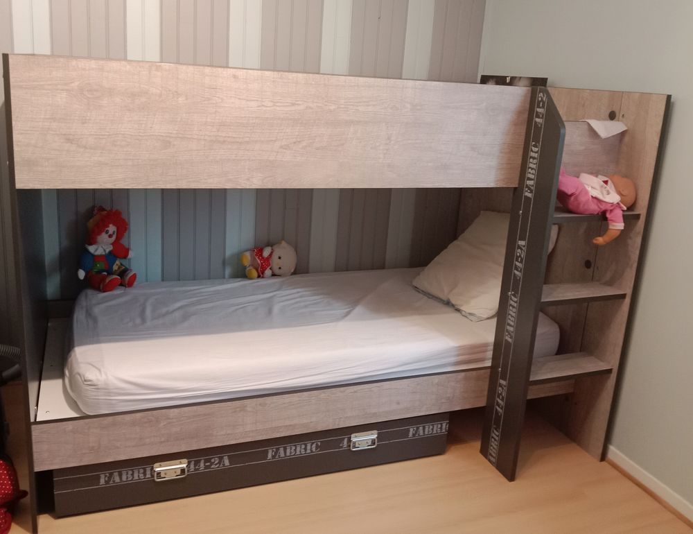 Lit superpos�+ armoire 500 Le Cendre (63)